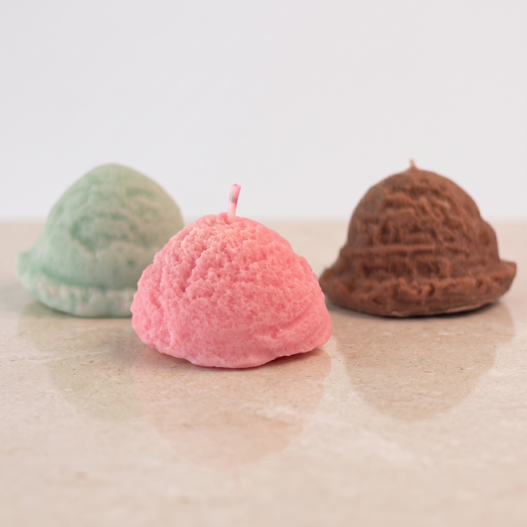 Velas Decorativas Bolas de Helado - ANAVRIN velas decorativas artesanales en forma de bola de helado de sabores